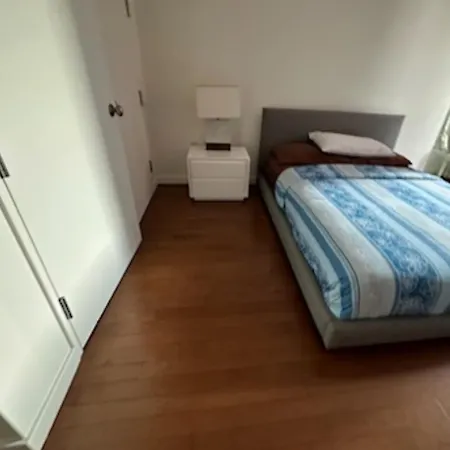 Heart Of Time Square Bed & Breakfast